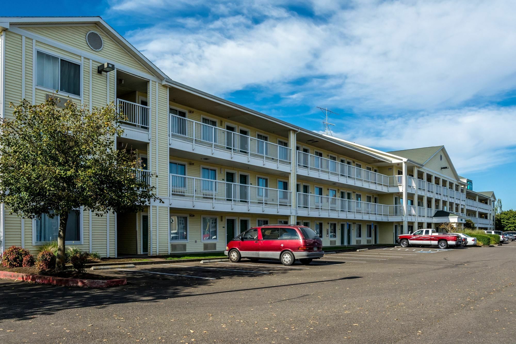 Hometowne Studios By Red Roof Salem, Or Dış mekan fotoğraf